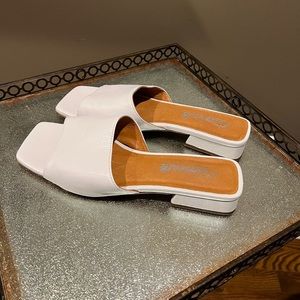 L’intervalle Leather Sandals